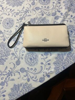 Coach two colored wristlet